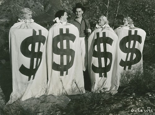 Gold Diggers of 1933 Image 2